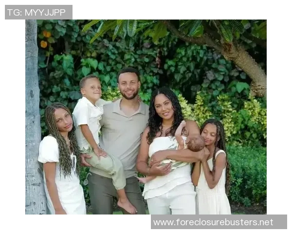 足球明星与NBA女星的爱情故事与婚姻选择揭秘 足球明星与NBA女星的爱情故事与婚姻选择揭秘